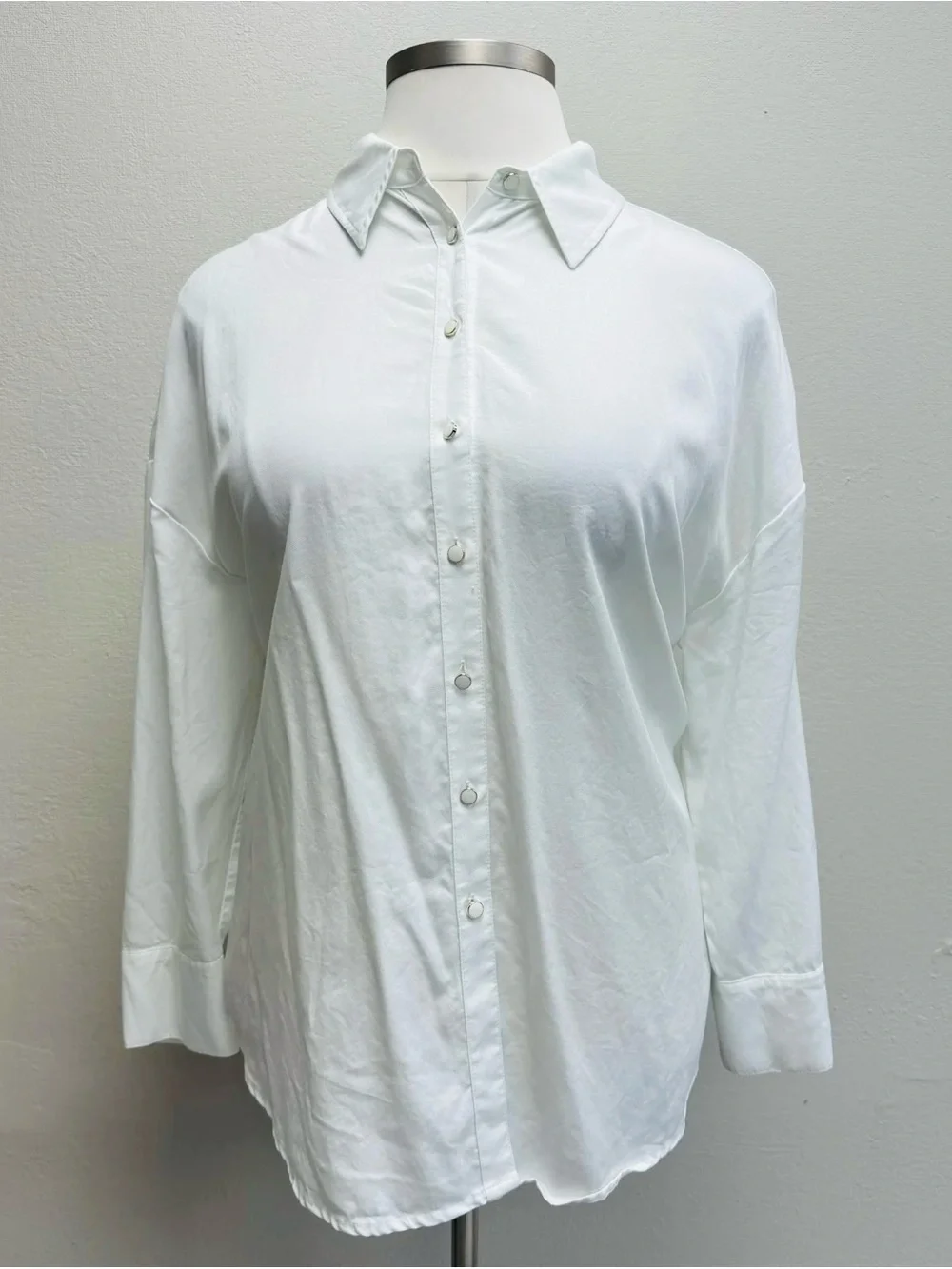 Torrid Studio White Relaxed Fit Button Up Shirt - Size 12 (00)